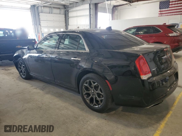 2018 Chrysler 300 S z VIN 2C3CCAGG7JH141811, wystawiony jako Copart lot #53568055 z przebiegiem 140 220 mil mil oraz Szkoda całkowita • Salvage title. Historia ofert i sprzedaży dostępna na DreamBid. Obrazek 2.