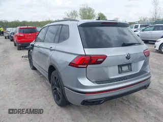 2022 Volkswagen Tiguan SE R-Line Black с VIN 3VVCB7AX1NM065960, выставлен на аукционе IAAI как лот 42149626 с пробегом 71 698 миль миль и . История ставок и продаж доступна на DreamBid. Изображение 3.