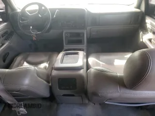 2004 Chevrolet Suburban LT with VIN 3GNEC16T34G267226, listed as a Copart auction lot 47104825 with 128,683 mi miles and Salvage Title. Bid and sale history available at carsss.com. Image 8.