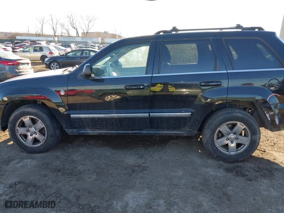 2007 Jeep Grand Cherokee Limited with VIN 1J8HR58N57C618812, listed as a IAAI auction lot 41435127 with 111,118 mi miles. Bid and sale history available at carsss.com. Image 14.