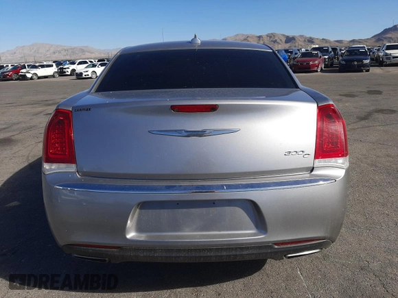 2016 Chrysler 300 C z VIN 2C3CCAEG9GH147556, wystawiony jako Copart lot #56751675 z przebiegiem 79 422 mil mil oraz Szkoda całkowita • Salvage title. Historia ofert i sprzedaży dostępna na DreamBid. Obrazek 6.