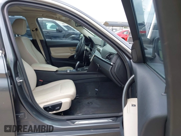 2015 BMW 3 Series 328i с VIN WBA3A5G58FNS87928, выставлен на аукционе IAAI как лот 42392498 с пробегом 108 697 миль миль и . История ставок и продаж доступна на DreamBid. Изображение 5.