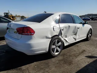 2014 Volkswagen Passat SE with VIN 1VWBP7A32EC014345, listed as a Copart auction lot 43405135 with 121,253 mi miles and Salvage Title. Bid and sale history available at carsss.com. Image 3.