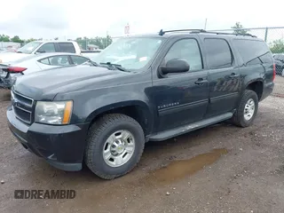 2011 Chevrolet Suburban with VIN 1GNWKMEG1BR374950, listed as a IAAI auction lot 42781182 with 304,690 mi miles and . Bid and sale history available at DreamBid. Image 17.