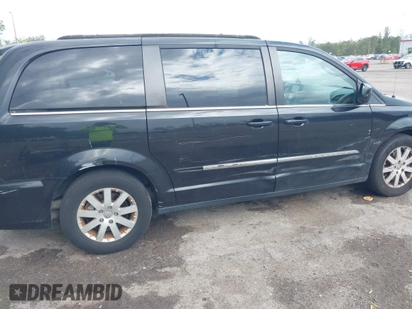 2016 Chrysler Town & Country Touring with VIN 2C4RC1BG6GR147583, listed as a IAAI auction lot 42178958 with 149,404 mi miles and . Bid and sale history available at DreamBid. Image 6.