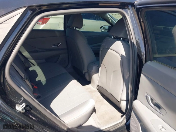 2021 Hyundai Elantra SE with VIN 5NPLL4AG2MH027829, listed as a IAAI auction lot 41901118 with 73,852 mi miles. Bid and sale history available at carsss.com. Image 8.
