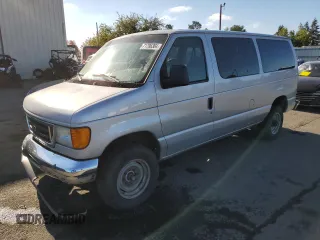 2007 Ford Econoline Passenger XL with VIN 1FBNE31L67DB06686, listed as a Copart auction lot 71796304 with 268,977 mi miles and Salvage Title. Bid and sale history available at carsss.com. Image 1.