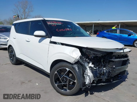 2023 Kia Soul EX with VIN KNDJ33AU4P7886985, listed as a IAAI auction lot 41874410 with 19,124 mi miles. Bid and sale history available at carsss.com. Image 1.