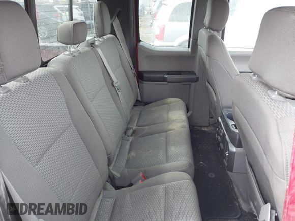 2018 Ford F-150 XL z VIN 1FTFX1E5XJFB66587, wystawiony jako IAAI lot #41870713 z przebiegiem 72 991 mil mil oraz . Historia ofert i sprzedaży dostępna na DreamBid. Obrazek 8.