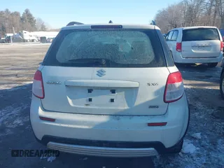 2009 Suzuki SX4 with VIN JS2YB413695100722, listed as a IAAI auction lot 41420401 with 166,617 mi miles. Bid and sale history available at carsss.com. Image 16.