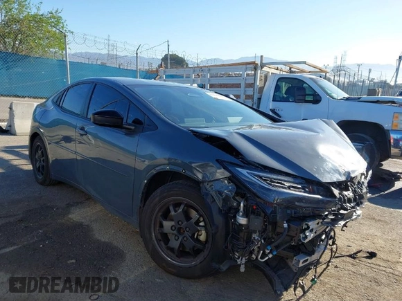 2024 Toyota Prius SE z VIN JTDACACU4R3013796, wystawiony jako IAAI lot #41866441 z przebiegiem 49 837 mil mil oraz . Historia ofert i sprzedaży dostępna na DreamBid. Obrazek 1.
