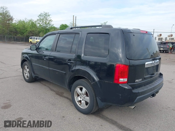 2011 Honda Pilot EX-L with VIN 5FNYF4H61BB078003, listed as a IAAI auction lot 42181724 with 327,236 mi miles and . Bid and sale history available at carsss.com. Image 3.