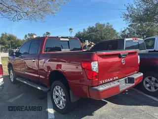 2016 Nissan Titan Platinum Reserve z VIN 1N6BA1F26GN512666, wystawiony jako Copart lot #43622745 z przebiegiem 120 182 mil mil oraz Czysty tytuł • Clean title. Historia ofert i sprzedaży dostępna na DreamBid. Obrazek 3.
