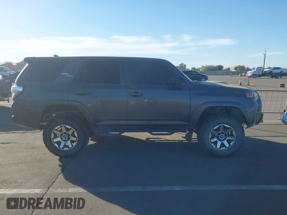 2018 Toyota 4Runner SR5 with VIN JTEBU5JR8J5512452, listed as a IAAI auction lot 41075690 with 52,750 mi miles. Bid and sale history available at carsss.com. Image 13.