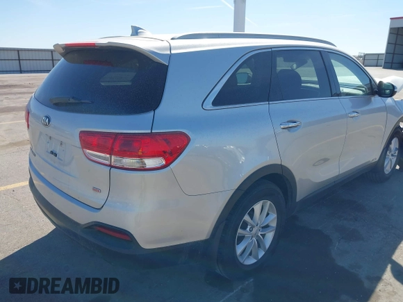 2018 Kia Sorento LX with VIN 5XYPGDA37JG376605, listed as a IAAI auction lot 41812731 with 118,579 mi miles. Bid and sale history available at carsss.com. Image 4.
