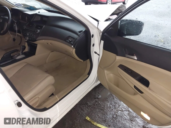 2012 Honda Accord SE z VIN 1HGCP2F67CA067792, wystawiony jako IAAI lot #42193036 z przebiegiem 151 332 mil mil oraz . Historia ofert i sprzedaży dostępna na DreamBid. Obrazek 5.