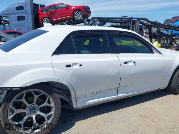 2018 Chrysler 300 with VIN 2C3CCABG2JH267047, listed as a IAAI auction lot 41887860 with 78,648 mi miles. Bid and sale history available at carsss.com. Image 6.