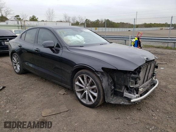 2021 Volvo S60 Momentum with VIN 7JR102FK3MG094687, listed as a Copart auction lot 48361733 with 17,920 mi miles. Bid and sale history available at carsss.com. Image 4.