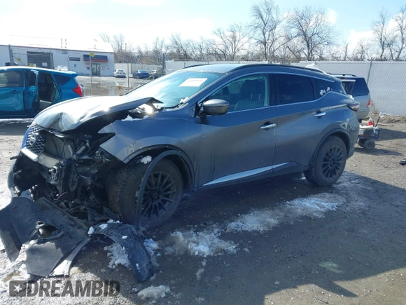 2023 Nissan Murano SV z VIN 5N1AZ2BS8PC134568, wystawiony jako IAAI lot #41950221 z przebiegiem 27 252 mil mil oraz . Historia ofert i sprzedaży dostępna na DreamBid. Obrazek 2.