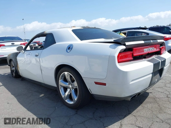 2013 Dodge Challenger SXT z VIN 2C3CDYAGXDH524225, wystawiony jako IAAI lot #41913504 z przebiegiem Nie podano mil oraz . Historia ofert i sprzedaży dostępna na DreamBid. Obrazek 3.