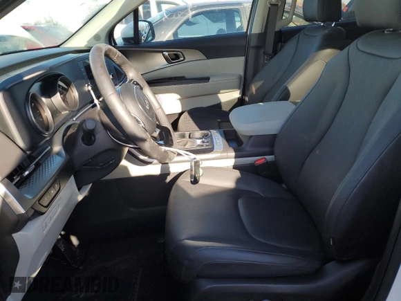 2024 Kia Carnival LX with VIN KNDNB4H32R6432704, listed as a Copart auction lot 84153374 with 9,137 mi miles and Salvage Title. Bid and sale history available at carsss.com. Image 7.