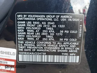 2020 Volkswagen Atlas SE z VIN 1V2YE2CA3LC224739, wystawiony jako IAAI lot #42045123 z przebiegiem 107 712 mil mil oraz . Historia ofert i sprzedaży dostępna na DreamBid. Obrazek 9.