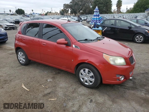 2009 Pontiac G3 z VIN KL2TD66EX9B631852, wystawiony jako Copart lot #82477614 z przebiegiem 106 989 mil mil oraz Tytuł czysty. Historia ofert i sprzedaży dostępna na DreamBid. Obrazek 4.