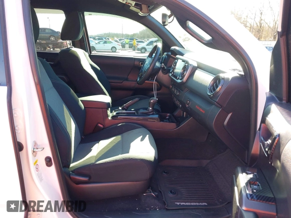 2020 Toyota Tacoma SR5 with VIN 3TMAZ5CN4LM132002, listed as a IAAI auction lot 41224844 with 55,000 mi miles and . Bid and sale history available at DreamBid. Image 5.