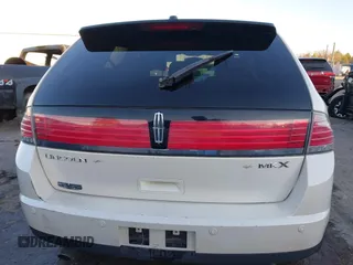 2008 Lincoln MKX with VIN 2LMDU68C48BJ31644, listed as a IAAI auction lot 40903355 with 199,176 mi miles. Bid and sale history available at carsss.com. Image 16.