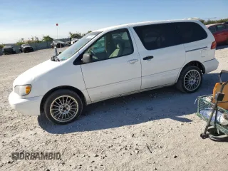 1998 Toyota Sienna LE with VIN 4T3ZF13C8WU067192, listed as a Copart auction lot 74510584 with 198,314 mi miles and Clean Title. Bid and sale history available at carsss.com. Image 1.