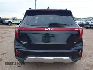 2024 Kia Seltos S z VIN KNDEUCAA9R7469448, wystawiony jako IAAI lot #40961491 z przebiegiem 26 742 mil mil oraz . Historia ofert i sprzedaży dostępna na DreamBid. Obrazek 16.