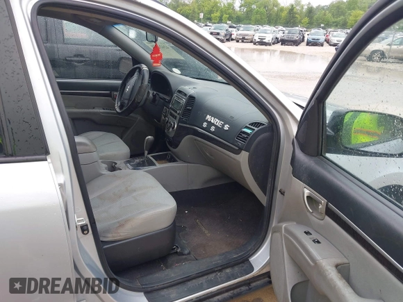2009 Hyundai Santa Fe GLS z VIN 5NMSG13D29H282454, wystawiony jako IAAI lot #42421270 z przebiegiem 173 834 mil mil oraz . Historia ofert i sprzedaży dostępna na DreamBid. Obrazek 5.