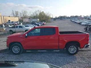2019 Chevrolet Silverado 1500 LT with VIN 1GCUYDED5KZ218933, listed as a IAAI auction lot 41923954 with 101,485 mi miles. Bid and sale history available at carsss.com. Image 14.