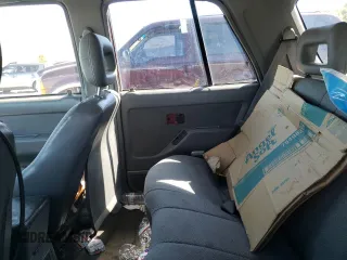 1997 Isuzu Rodeo z VIN 4S2CM58V0V4337626, wystawiony jako Copart lot #55491015 z przebiegiem 163 499 mil mil oraz Tytuł czysty. Historia ofert i sprzedaży dostępna na DreamBid. Obrazek 10.