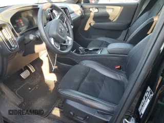 2022 Volvo XC40 Twin Plus with VIN YV4ED3UR5N2676618, listed as a Copart auction lot 50230335 with 28,936 mi miles and Salvage title. Bid and sale history available at DreamBid. Image 7.