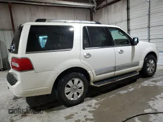 2008 Lincoln Navigator with VIN 5LMFU28598LJ10963, listed as a Copart auction lot 42096015 with 311,457 mi miles and Salvage Title. Bid and sale history available at carsss.com. Image 3.