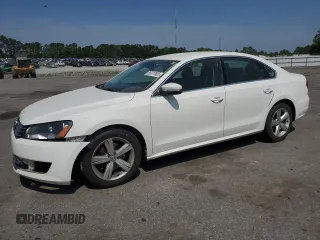2013 Volkswagen Passat SE z VIN 1VWBP7A34DC044607, wystawiony jako Copart lot #55377605 z przebiegiem 96 172 mil mil oraz Szkoda całkowita • Salvage title. Historia ofert i sprzedaży dostępna na DreamBid. Obrazek 1.