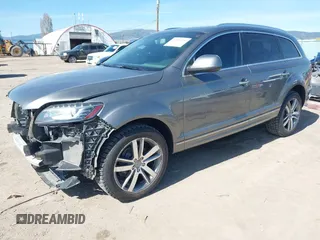 2014 Audi Q7 Premium Plus z VIN WA1LMAFE7ED018628, wystawiony jako IAAI lot #41955702 z przebiegiem 134 641 mil mil oraz . Historia ofert i sprzedaży dostępna na DreamBid. Obrazek 2.