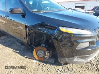 2018 Jeep Cherokee Latitude with VIN 1C4PJLCX9JD612018, listed as a IAAI auction lot 41526139 with 68,748 mi miles and . Bid and sale history available at DreamBid. Image 6.