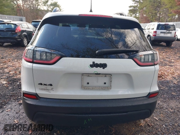 2019 Jeep Cherokee Latitude Plus with VIN 1C4PJMLB4KD321809, listed as a IAAI auction lot 40982234 with 132,496 mi miles. Bid and sale history available at carsss.com. Image 16.
