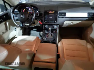 2012 Volkswagen Touareg Exec with VIN WVGEF9BP8CD007760, listed as a Copart auction lot 79271654 with 164,287 mi miles and Clean Title. Bid and sale history available at DreamBid. Image 8.
