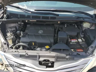 2015 Toyota Sienna XLE с VIN 5TDYK3DC7FS577620, выставлен на аукционе Copart как лот 65393635 с пробегом 179 998 миль миль и Чистый • Clean title. История ставок и продаж доступна на DreamBid. Изображение 12.