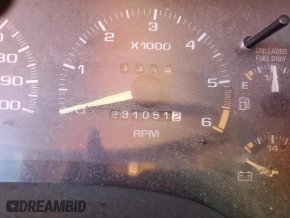 1997 GMC Jimmy SLS with VIN 1GKDT13W8V2560329, listed as a Copart auction lot 80992204 with 231,051 mi miles and Salvage Title. Bid and sale history available at carsss.com. Image 9.