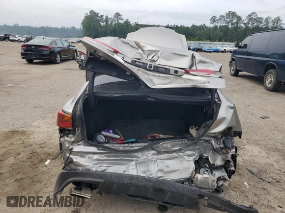 2017 Lexus IS 200t z VIN JTHBA1D23H5058334, wystawiony jako Copart lot #55721445 z przebiegiem 95 600 mil mil oraz Szkoda całkowita • Salvage title. Historia ofert i sprzedaży dostępna na DreamBid. Obrazek 6.