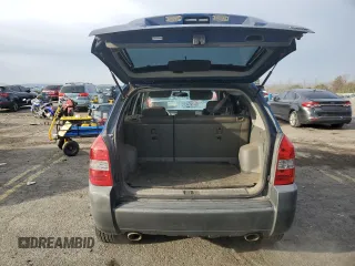 2009 Hyundai Tucson SE with VIN KM8JN72D79U113802, listed as a Copart auction lot 83455074 with 201,936 mi miles and Clean Title. Bid and sale history available at carsss.com. Image 6.