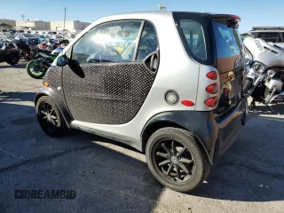 2006 Smart fortwo with VIN WME4503321J285051, listed as a Copart auction lot 88683835 with 94,663 mi miles and Clean title. Bid and sale history available at DreamBid. Image 2.