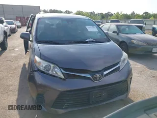 2018 Toyota Sienna LE Auto Access Seat with VIN 5TDKZ3DC2JS915905, listed as a IAAI auction lot 42027300 with 174,770 mi miles. Bid and sale history available at carsss.com. Image 12.