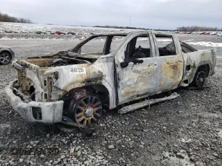 2020 GMC Sierra 3500HD Denali z VIN 1GT49WEY0LF170689, wystawiony jako Copart lot #46451295 z przebiegiem Nie podano mil oraz Nie do naprawy • Non repairable. Historia ofert i sprzedaży dostępna na DreamBid. Obrazek 1.