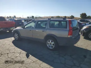 2003 Volvo V70 2.5L Turbo XC70 with VIN YV1SZ59H531108367, listed as a Copart auction lot 73484504 with 186,147 mi miles and Clean Title. Bid and sale history available at carsss.com. Image 2.