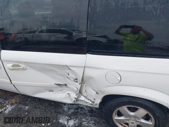 2006 Dodge Grand Caravan SXT z VIN 2D4GP44L56R883696, wystawiony jako IAAI lot #41899580 z przebiegiem 127 874 mil mil oraz . Historia ofert i sprzedaży dostępna na DreamBid. Obrazek 6.